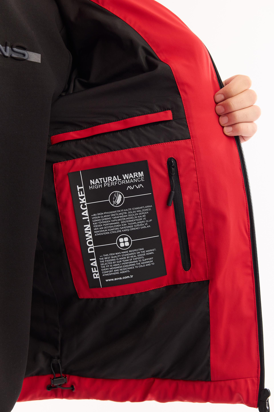 Kırmızı Kapüşonlu Kaz Tüyü Karışımlı Yapıştırma Mont