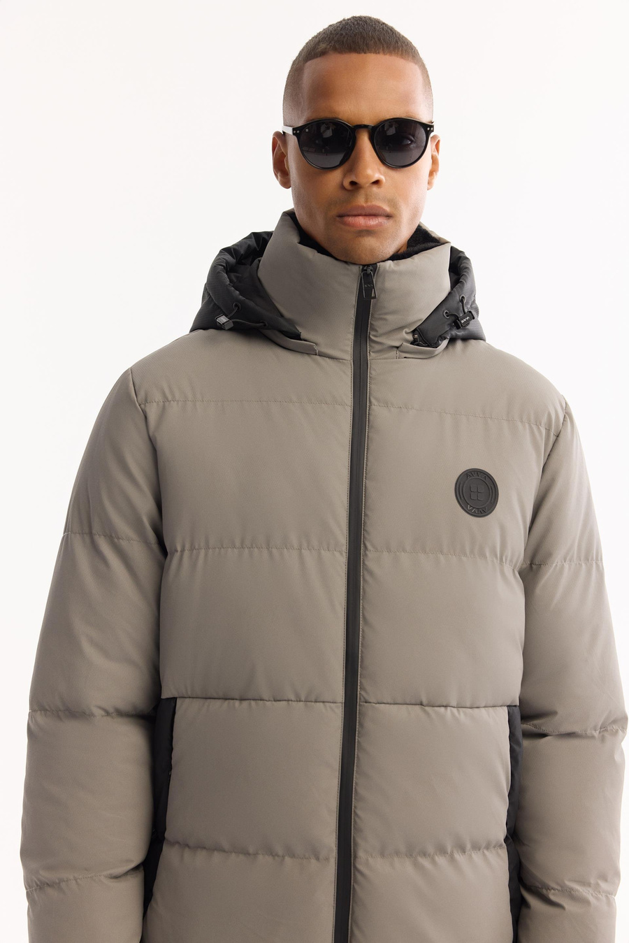 Koyu Gri Takma Çıkma Kapüşonlu Mont