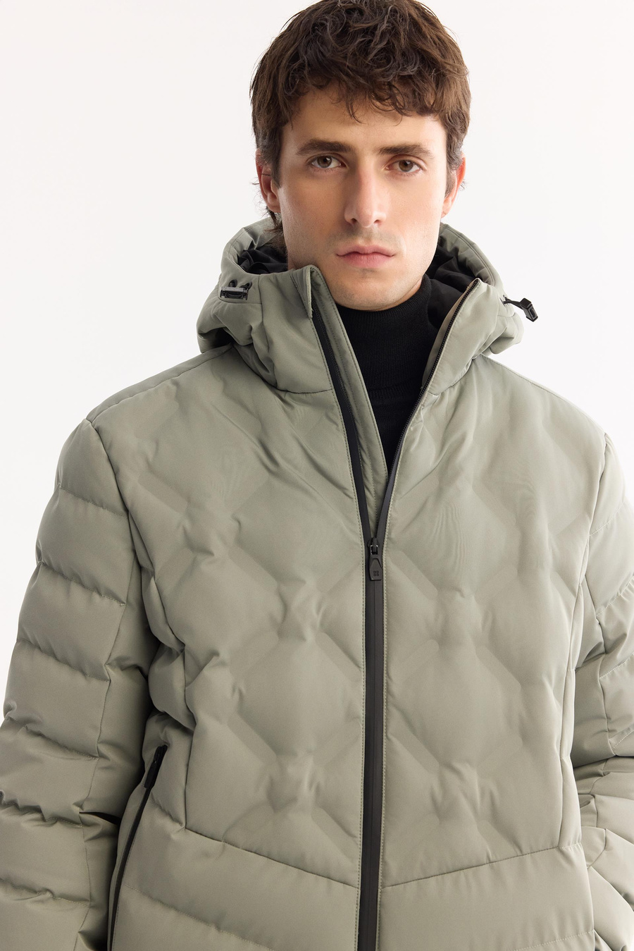 Nil Yeşili Kapüşonlu Kapitone Detaylı Yapıştırma Mont