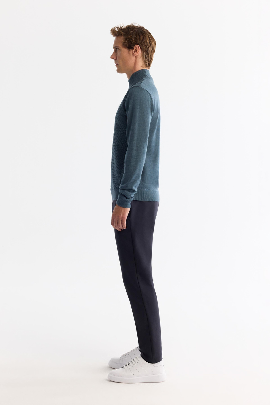 Petrol Mavi Yarım Balıkçı Yaka Ön Bedeni Jakarlı Yünlü Kazak