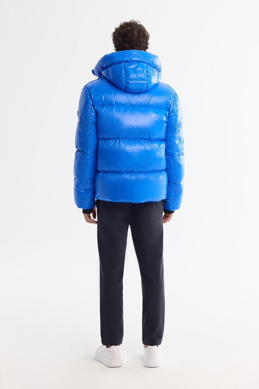 Saks Kapüşonlu Yaka Rüzgar Geçirmez Taşıma Askılı Mont