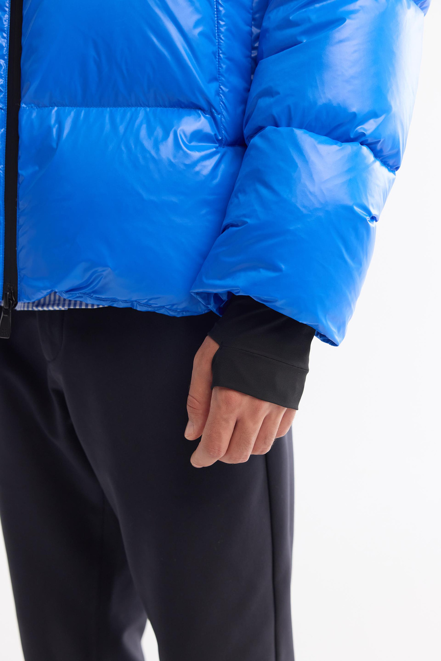 Saks Kapüşonlu Yaka Rüzgar Geçirmez Taşıma Askılı Mont