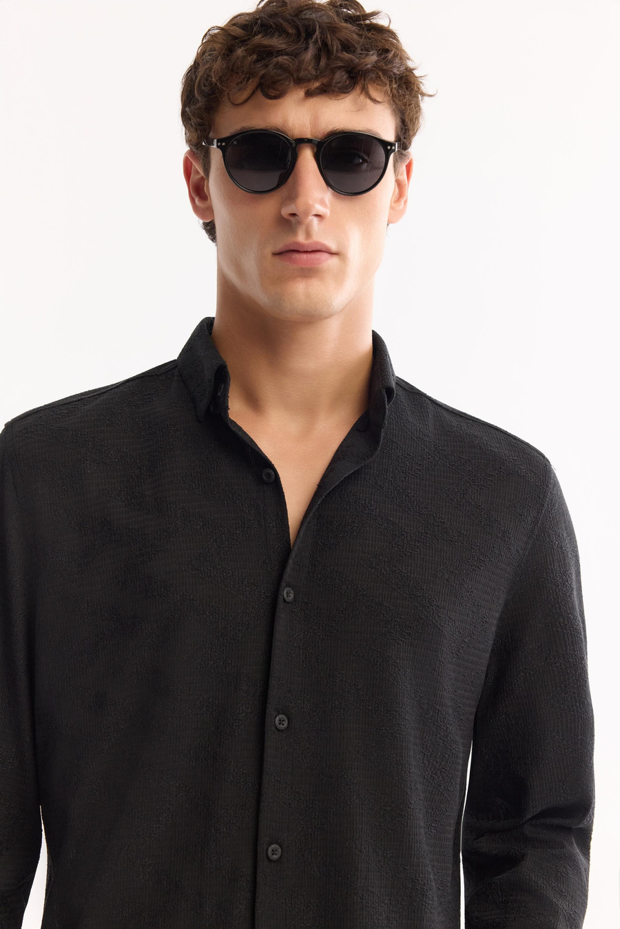 Siyah Alttan Britli Dokulu Regular Fit Uzun Kollu Gömlek