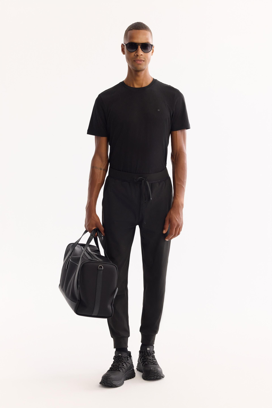 Siyah Bel Lastik Yan cepli Enjeksiyon Baskılı Regular fit Jogger