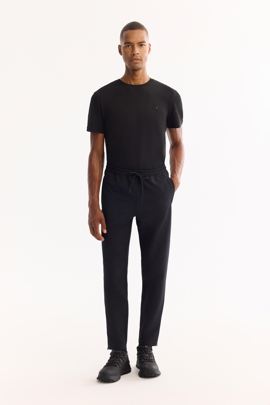 Siyah Bel Lastikli Yan Cep Fermuar Fleksi Baskılı Regular  Jogger