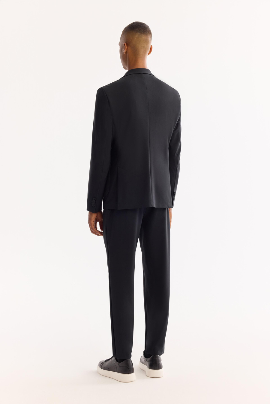 Siyah Mono Yaka Çift Yırtmaç Astarsız Kapaklı Cepli Bi-Stretch Teknik Kumaş Ceket