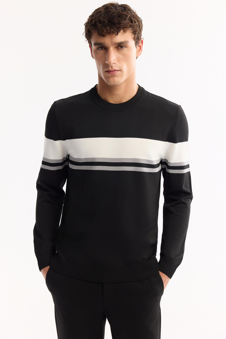 Siyah Bisiklet Yaka Blok Renkli Kazak