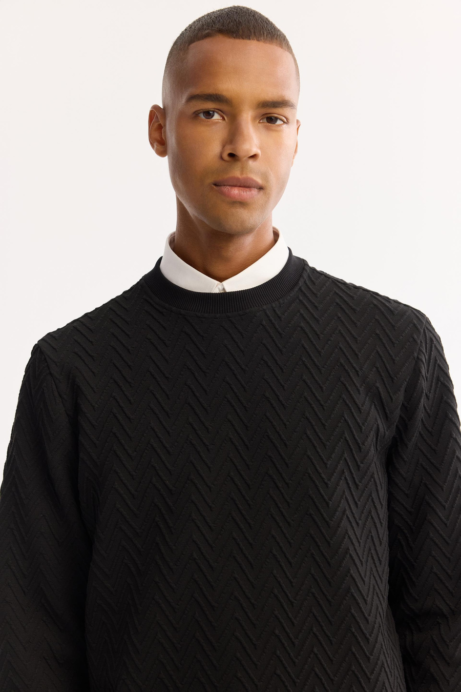 Siyah Bisiklet Yaka Çizgili Jakarlı Sweatshirt