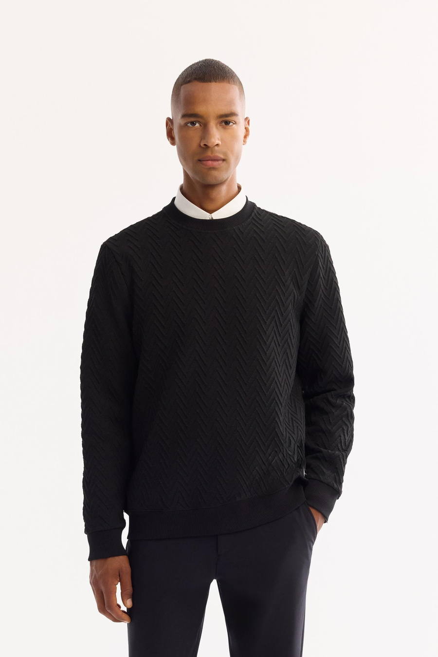 Siyah Bisiklet Yaka Çizgili Jakarlı Sweatshirt