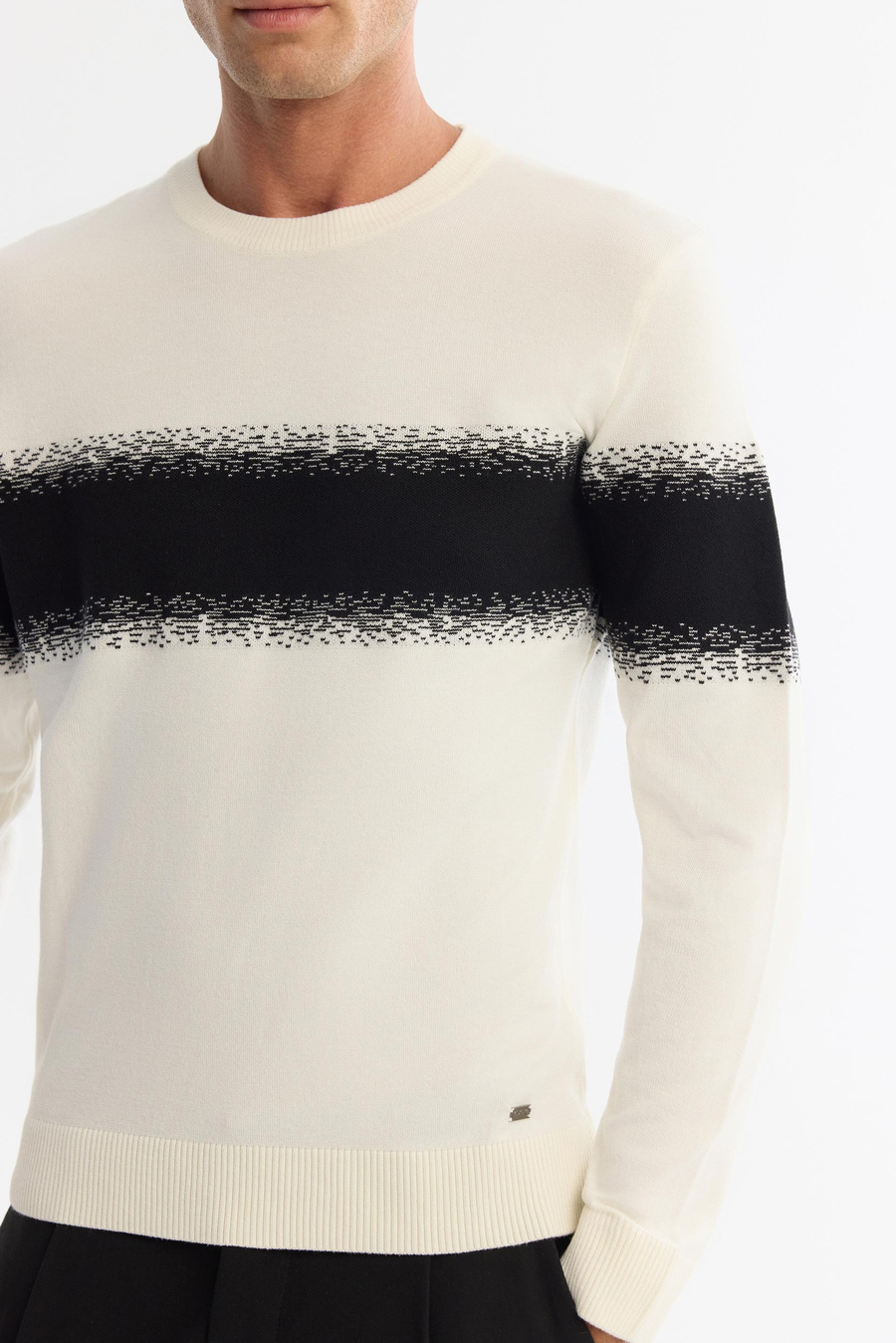 Siyah Bisiklet Yaka Çizgili Kazak