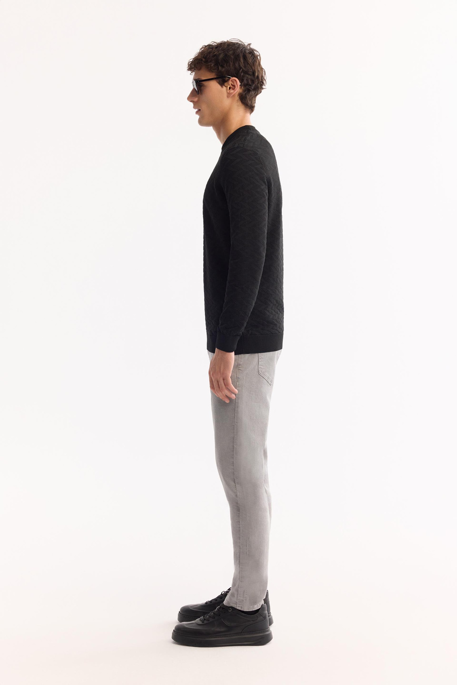 Siyah Bisiklet Yaka Dokulu Pirinç Örgü Detaylı Kazak