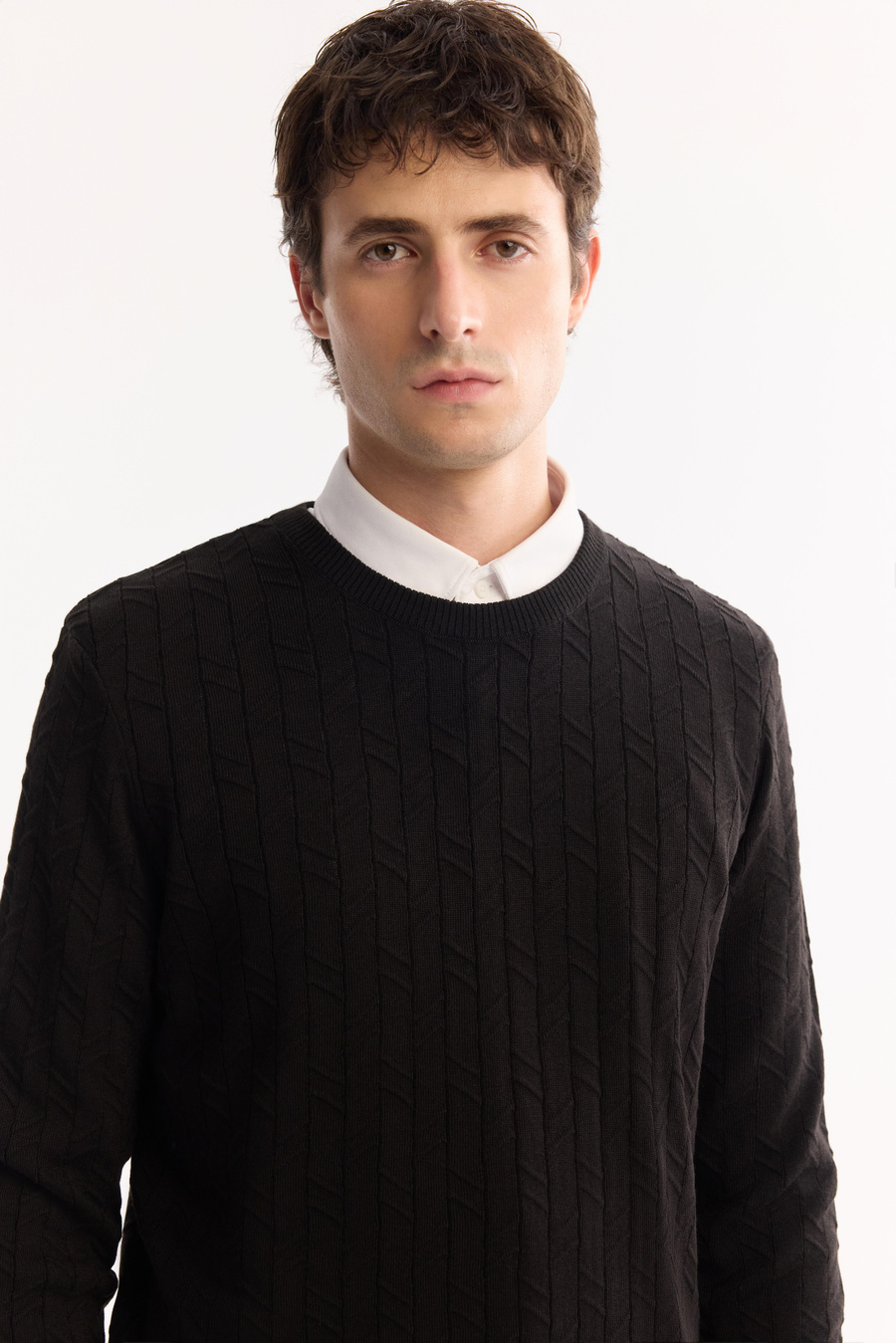 Siyah Bisiklet Yaka Jakarlı Kazak