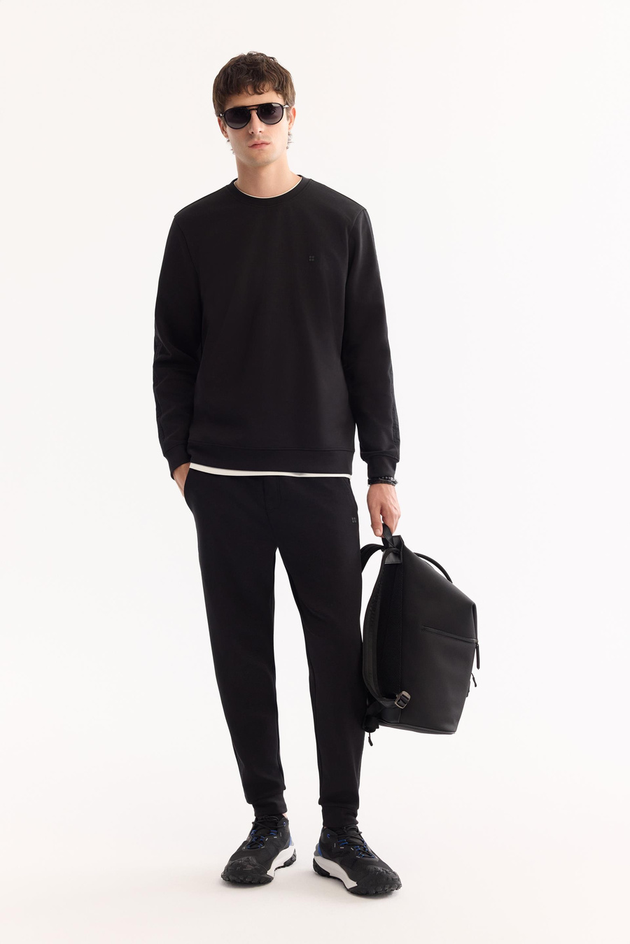 Siyah Bisiklet Yaka Kolda Asrat Şeritli  İnterlok Sweatshirt