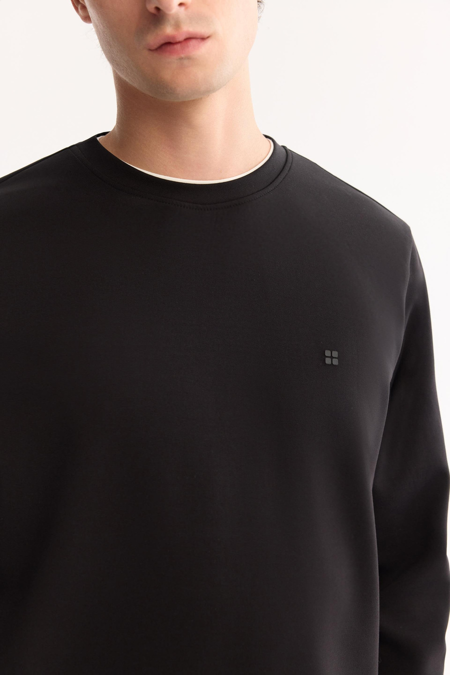 Siyah Bisiklet Yaka Kolda Asrat Şeritli  İnterlok Sweatshirt