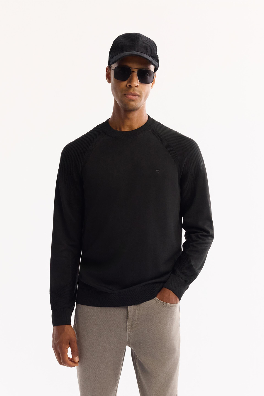 Siyah Bisiklet Yaka Kolları Fitil Örgü Detaylı Kazak