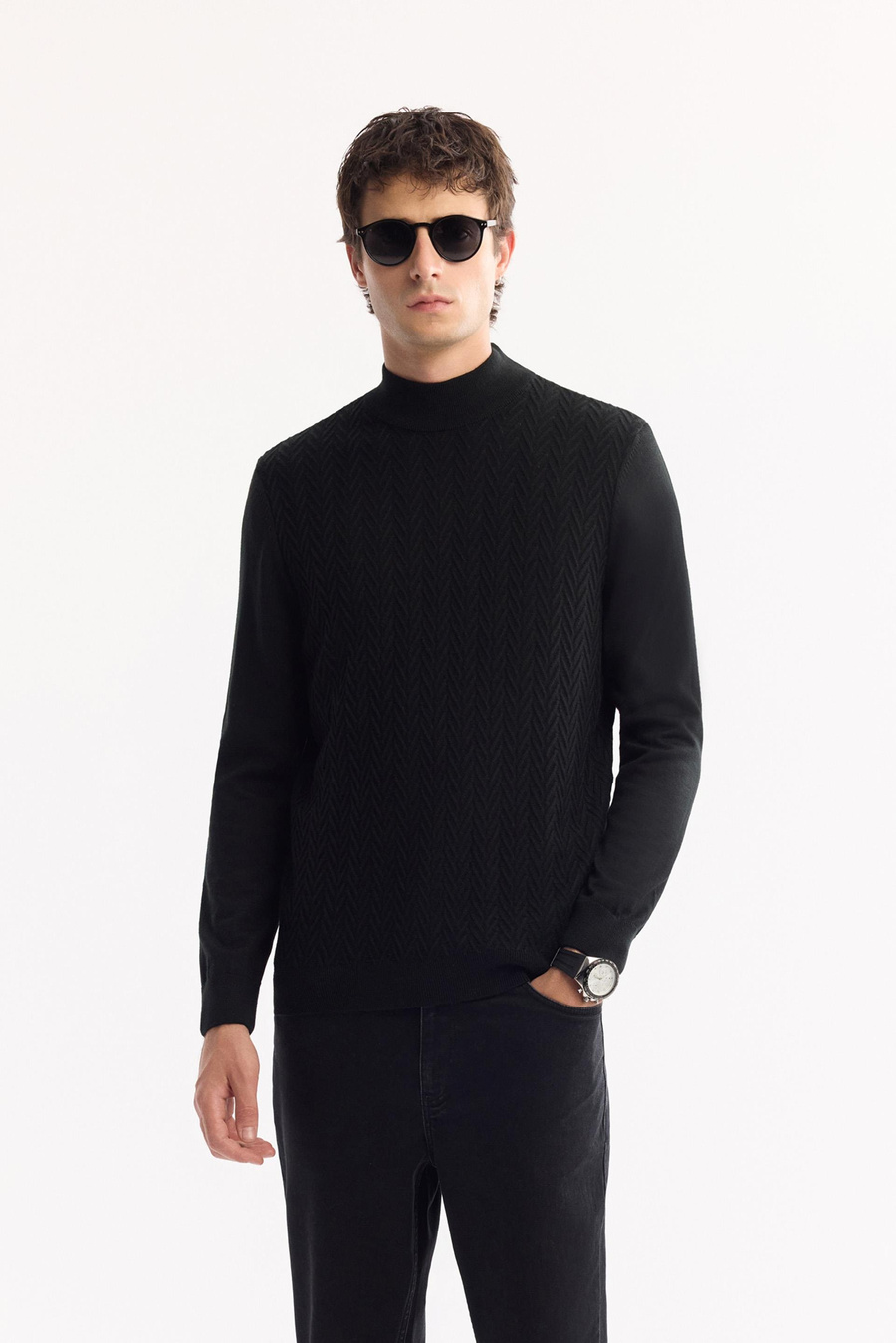 Siyah Bisiklet Yaka Ön Bedeni Jakarlı Yünlü Kazak