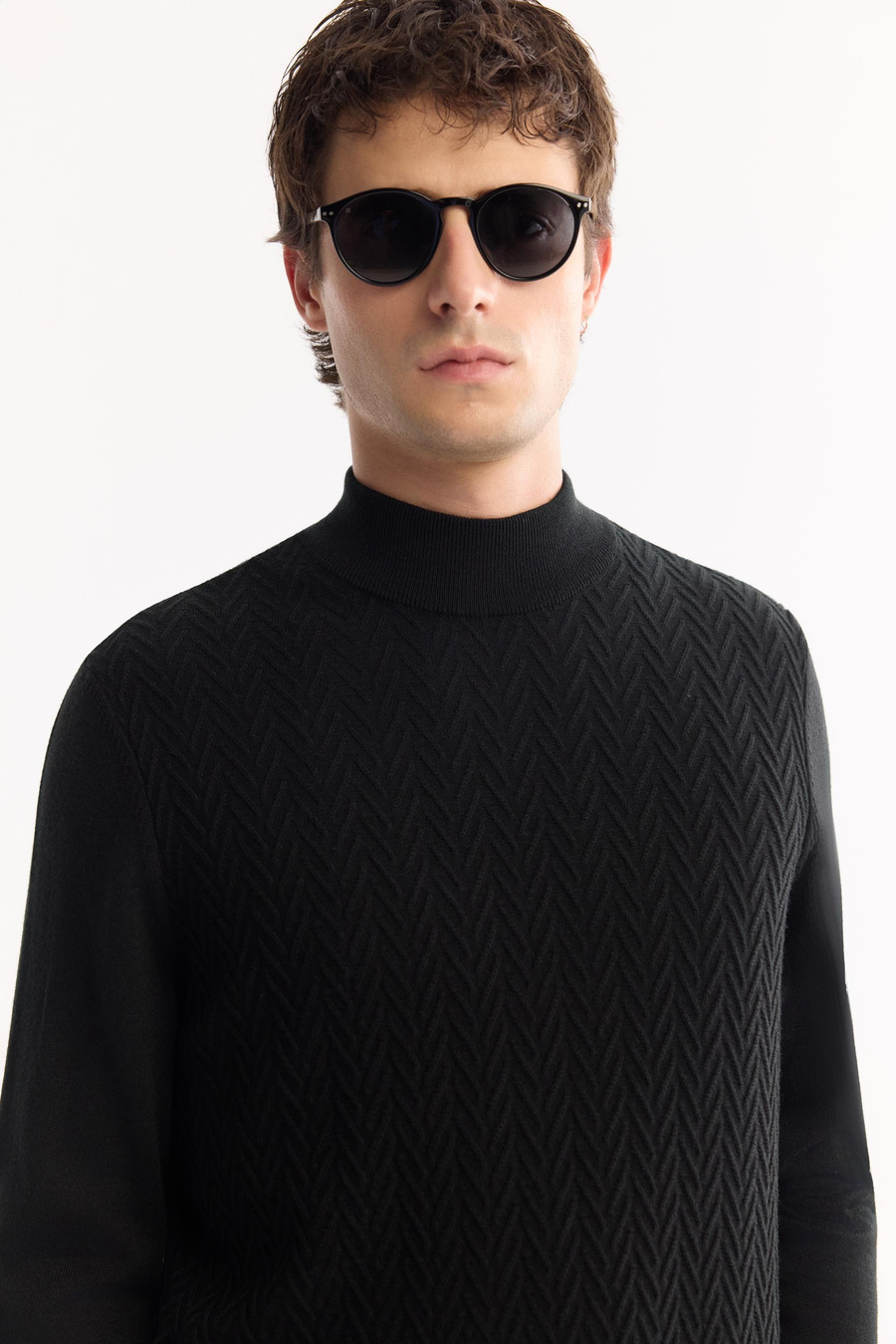 Siyah Bisiklet Yaka Ön Bedeni Jakarlı Yünlü Kazak