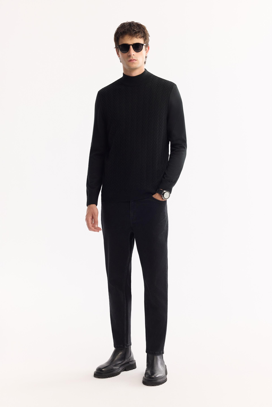 Siyah Bisiklet Yaka Ön Bedeni Jakarlı Yünlü Kazak