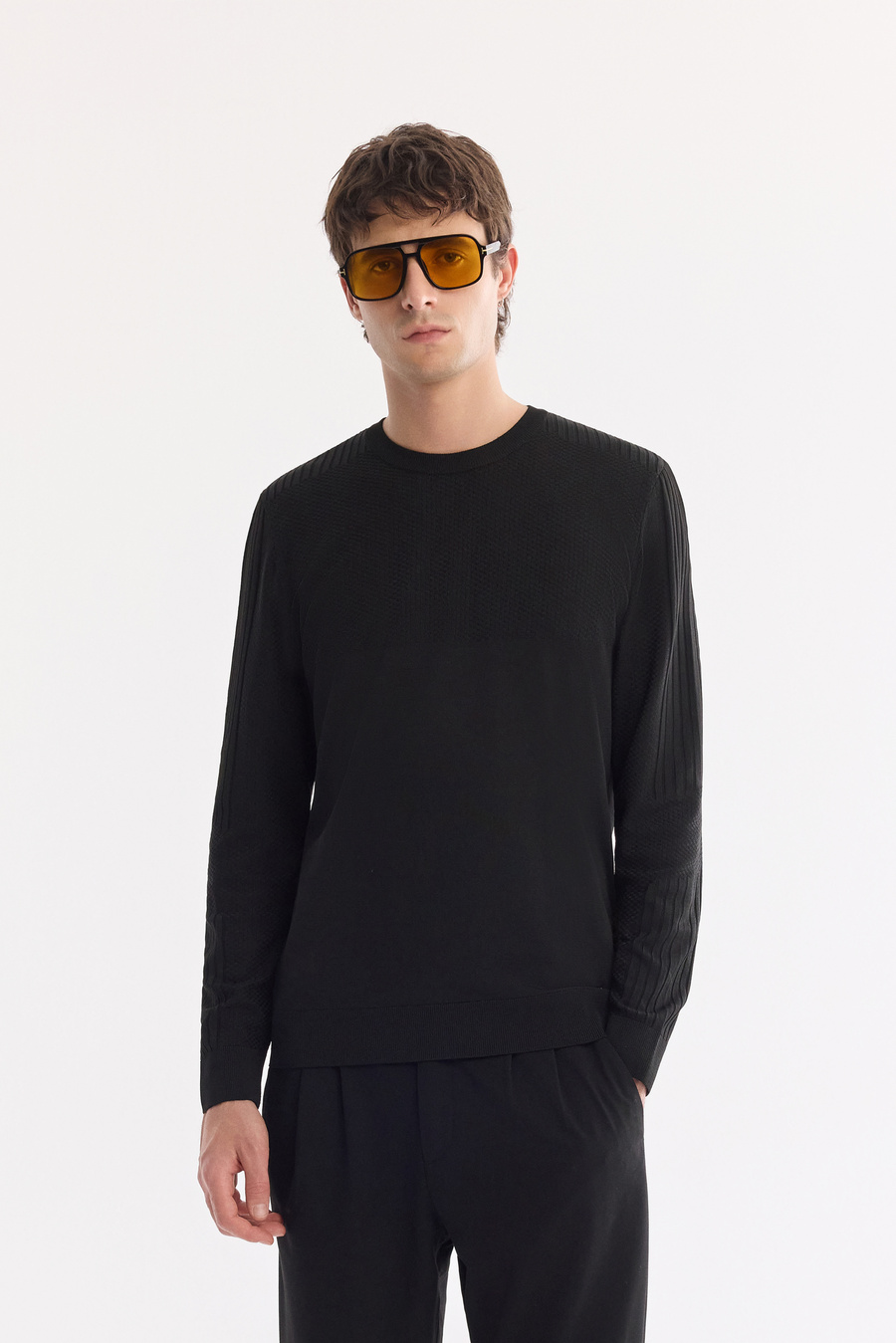 Siyah Bisiklet Yaka Ön Roba ve Kolları Örgü Detaylı Polielit Kazak