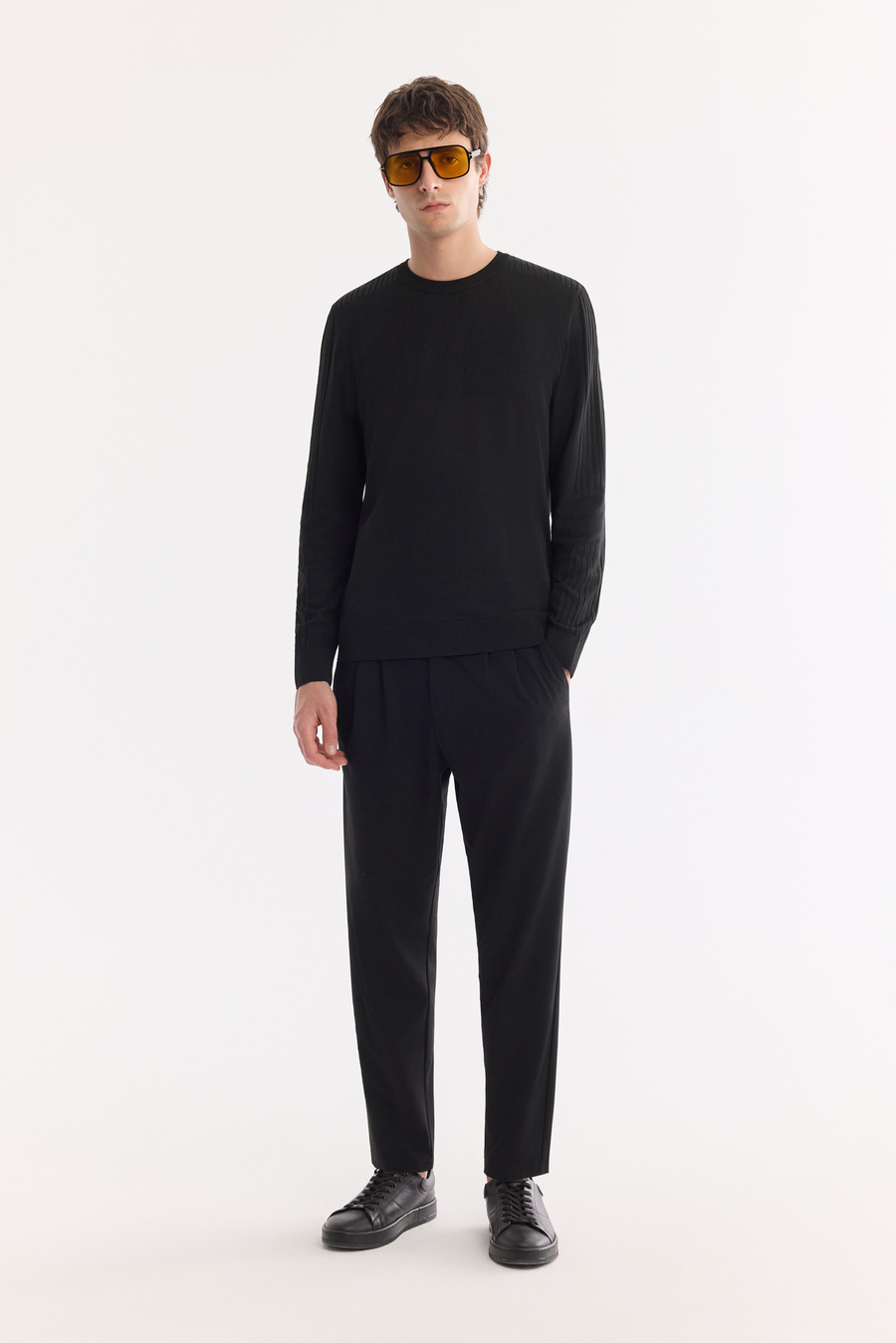 Siyah Bisiklet Yaka Ön Roba ve Kolları Örgü Detaylı Polielit Kazak