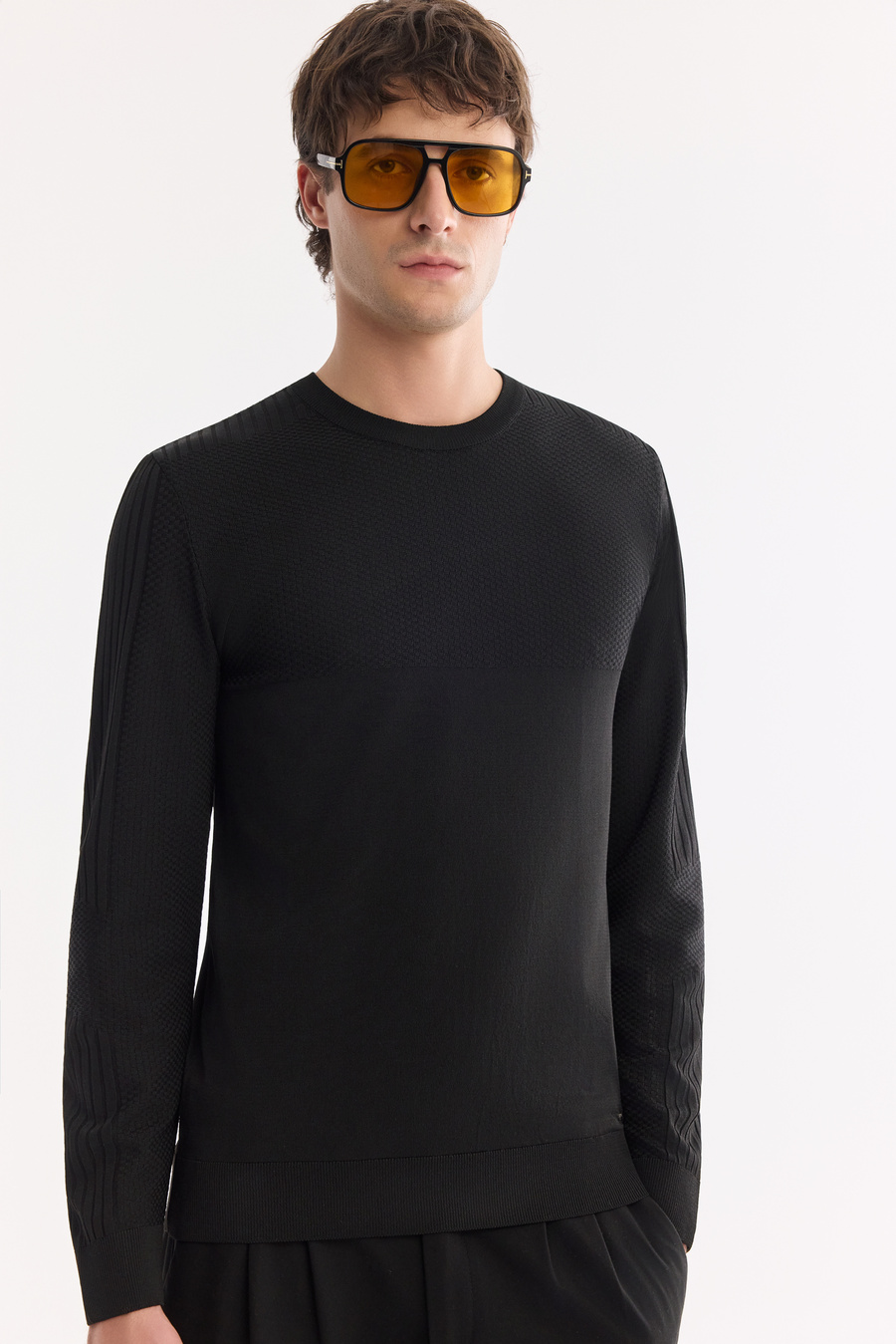 Siyah Bisiklet Yaka Ön Roba ve Kolları Örgü Detaylı Polielit Kazak