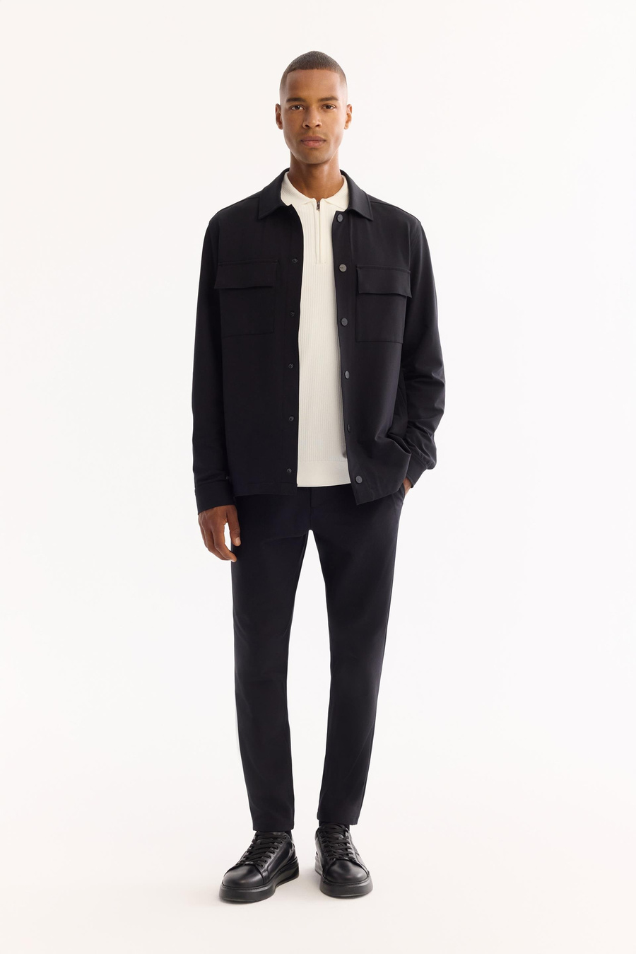 Siyah Çift Cep Kapaklı Çıtçıtlı Comfort Fit Teknik Gömlek Ceket