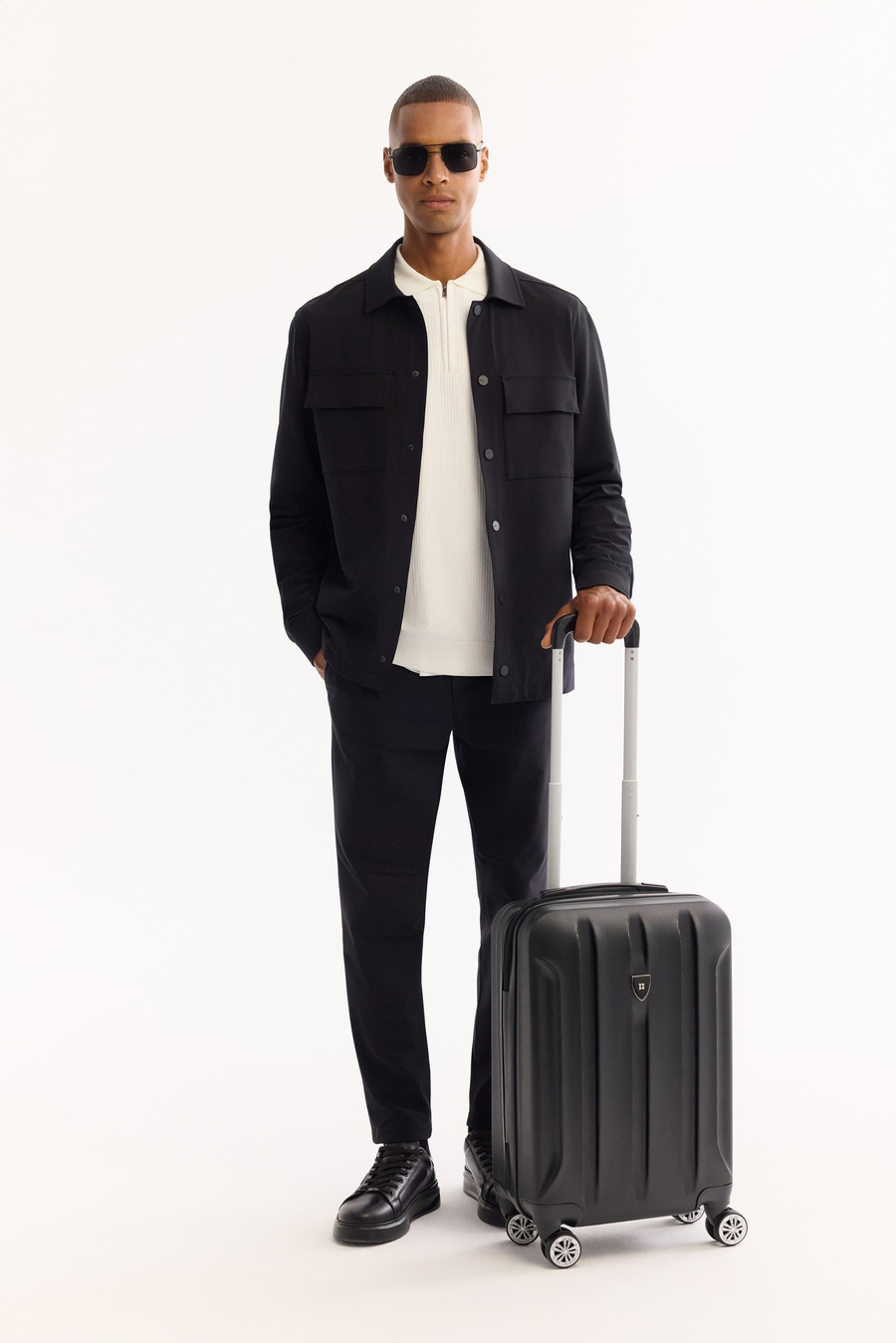 Siyah Çift Cep Kapaklı Çıtçıtlı Comfort Fit Teknik Gömlek Ceket