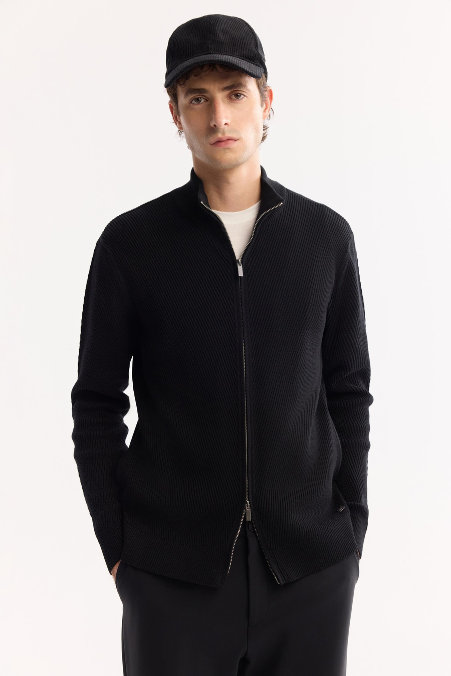 Siyah Dik Yaka Fermuar Kapama Asimetrik Links Örgü Kalın Soft Touch Hırka