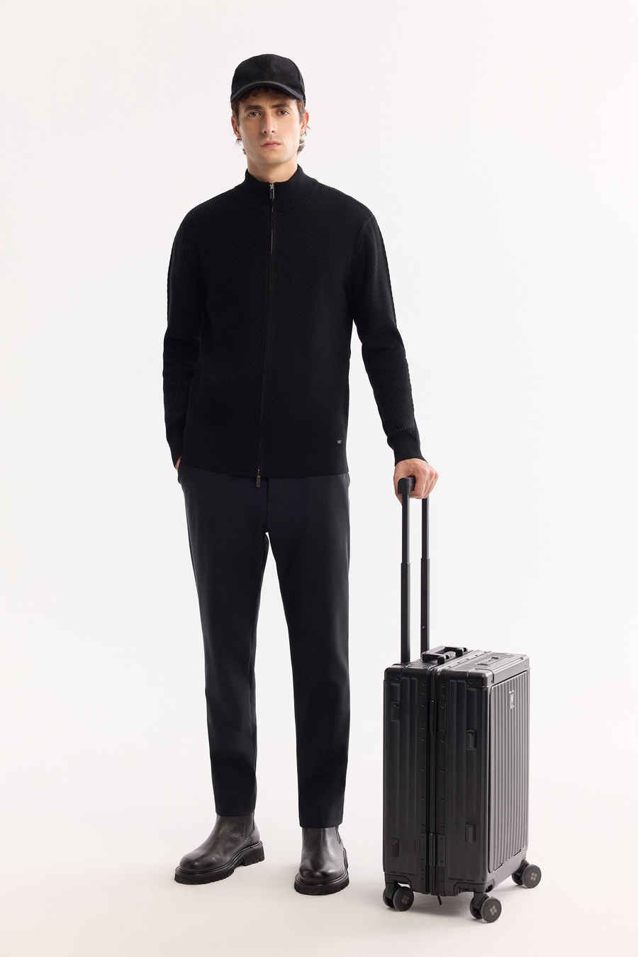 Siyah Dik Yaka Fermuar Kapama Asimetrik Links Örgü Kalın Soft Touch Hırka