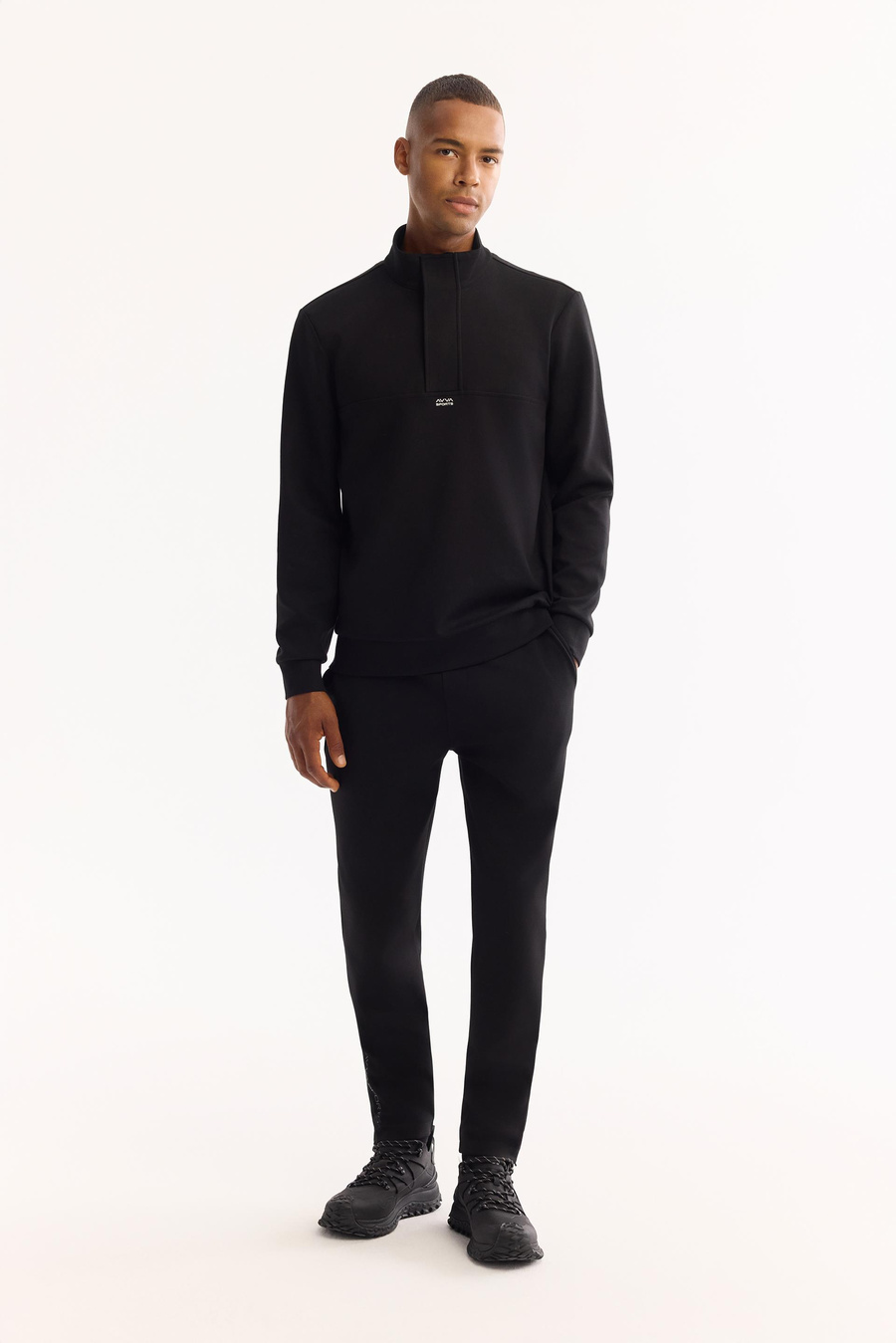 Siyah Dik Yaka  Fermuarlı Gizli Pat  İnterlok Sweatshirt