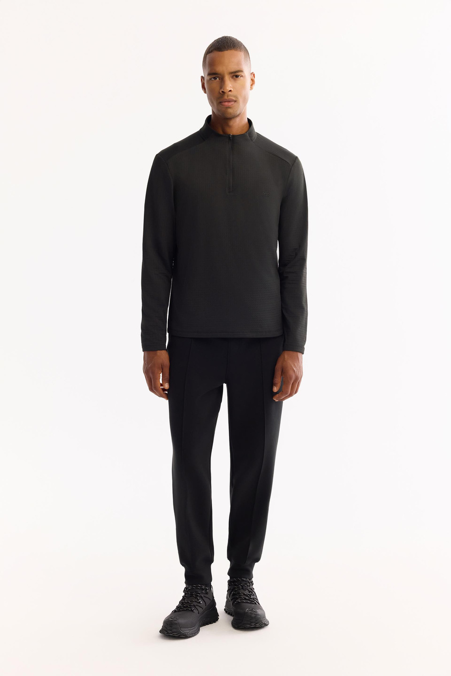 Siyah Dik Yaka  Fermuarlı  Teknik Kumaş  Sweatshirt