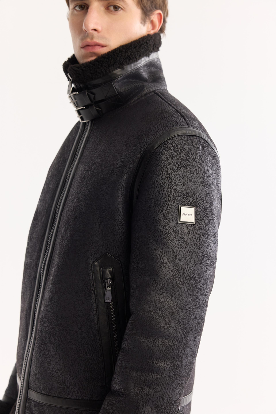 Siyah Dik Yaka Napa Mont