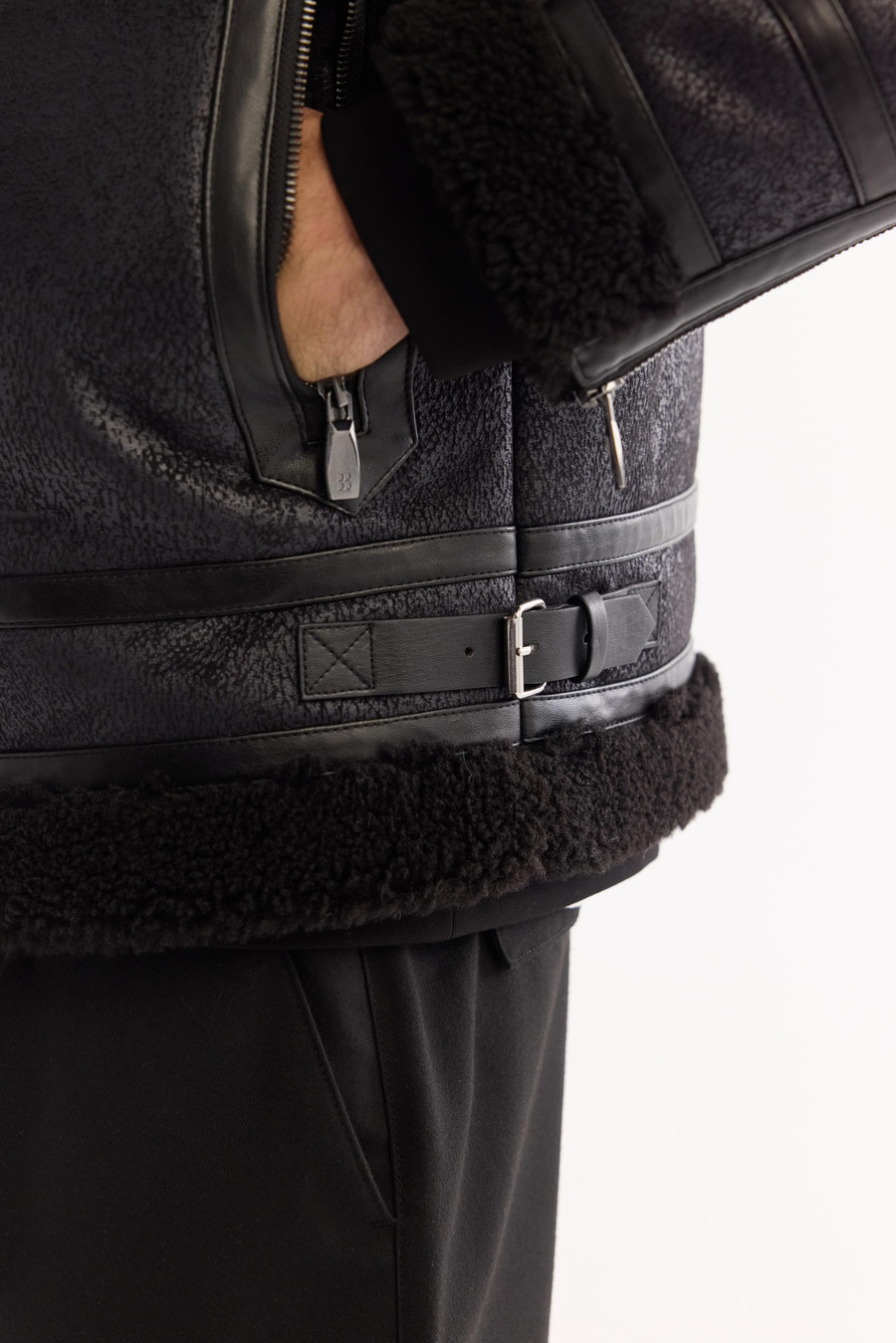 Siyah Dik Yaka Napa Mont