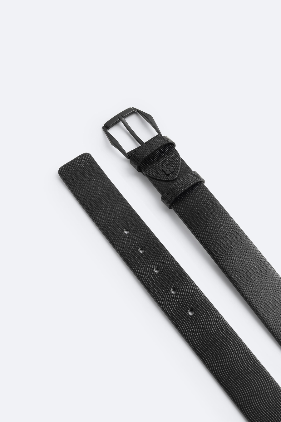 Siyah Dokulu Deri Kemer