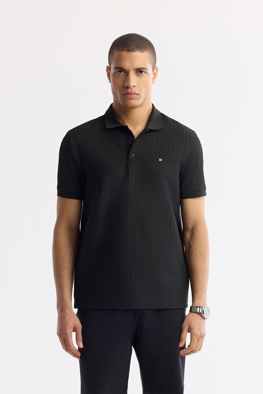 Siyah Düğmeli Polo Yaka Dokulu Jakarlı T-Shirt