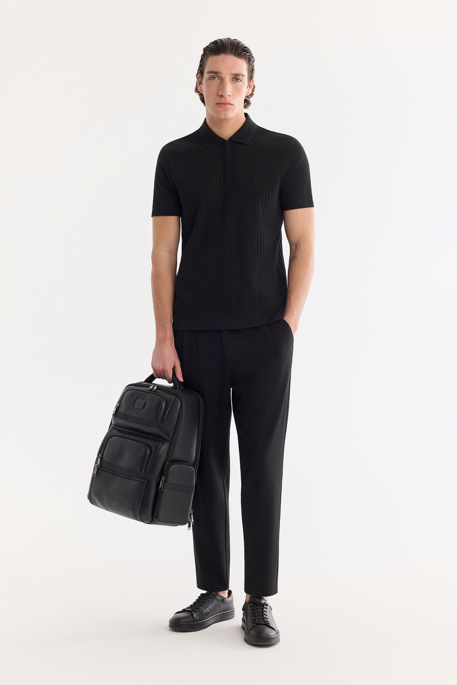 Siyah Fermuarlı Polo Yaka Jakarlı T-Shirt