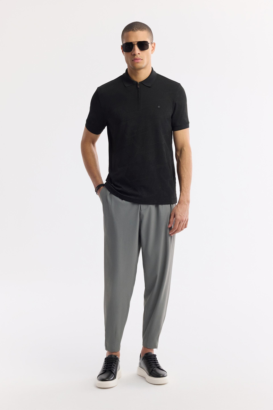 Siyah Fermuarlı Polo Yaka Jakarlı T-Shirt