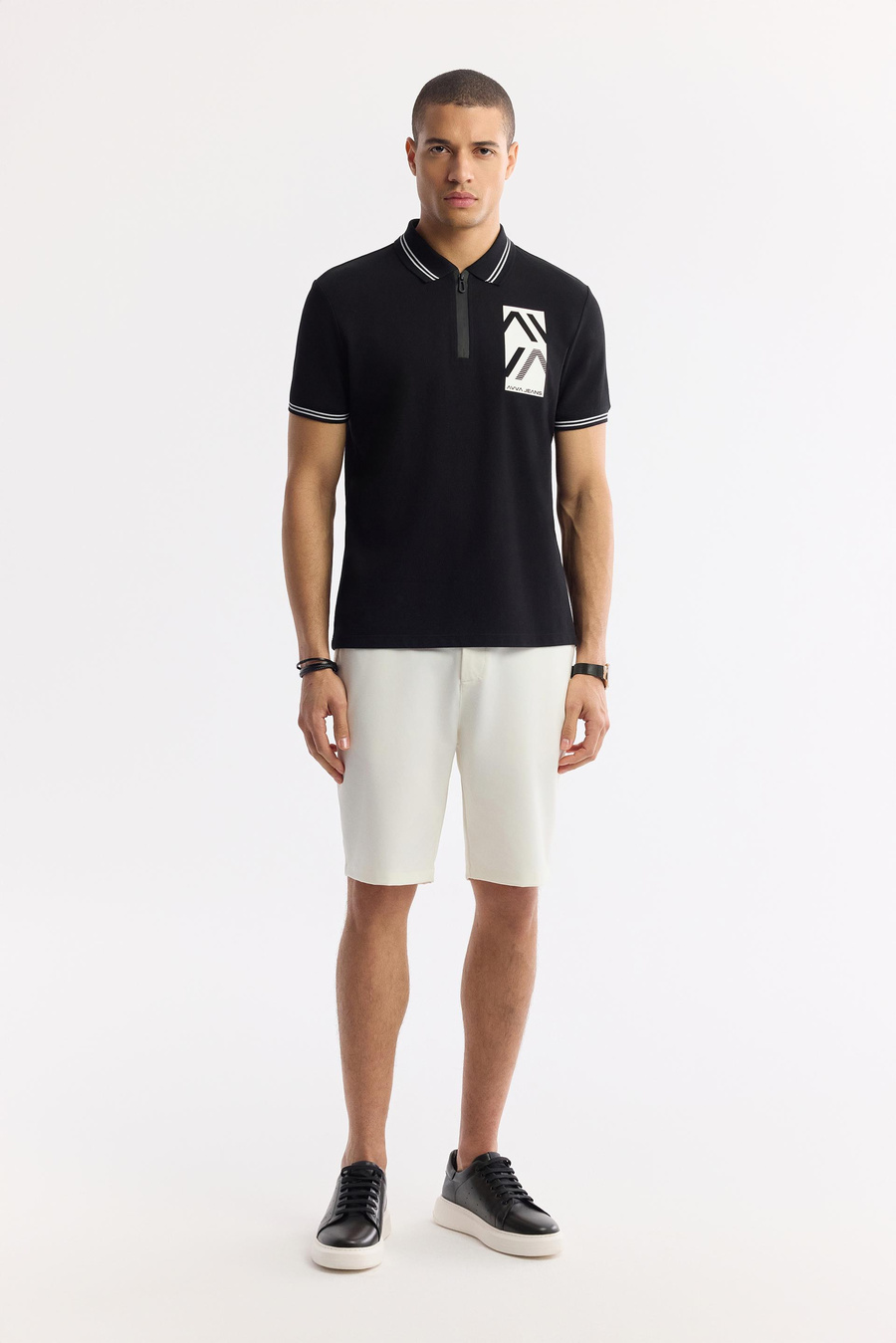 Siyah Fermuarlı Polo Yaka Önü Enjeksiyon Baskılı T-Shirt