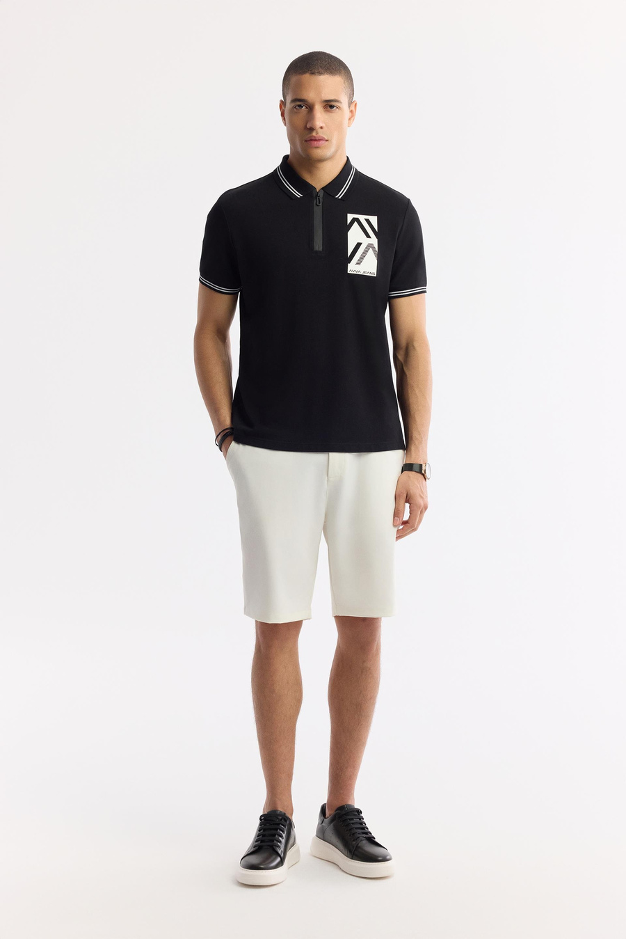 Siyah Fermuarlı Polo Yaka Önü Enjeksiyon Baskılı T-Shirt