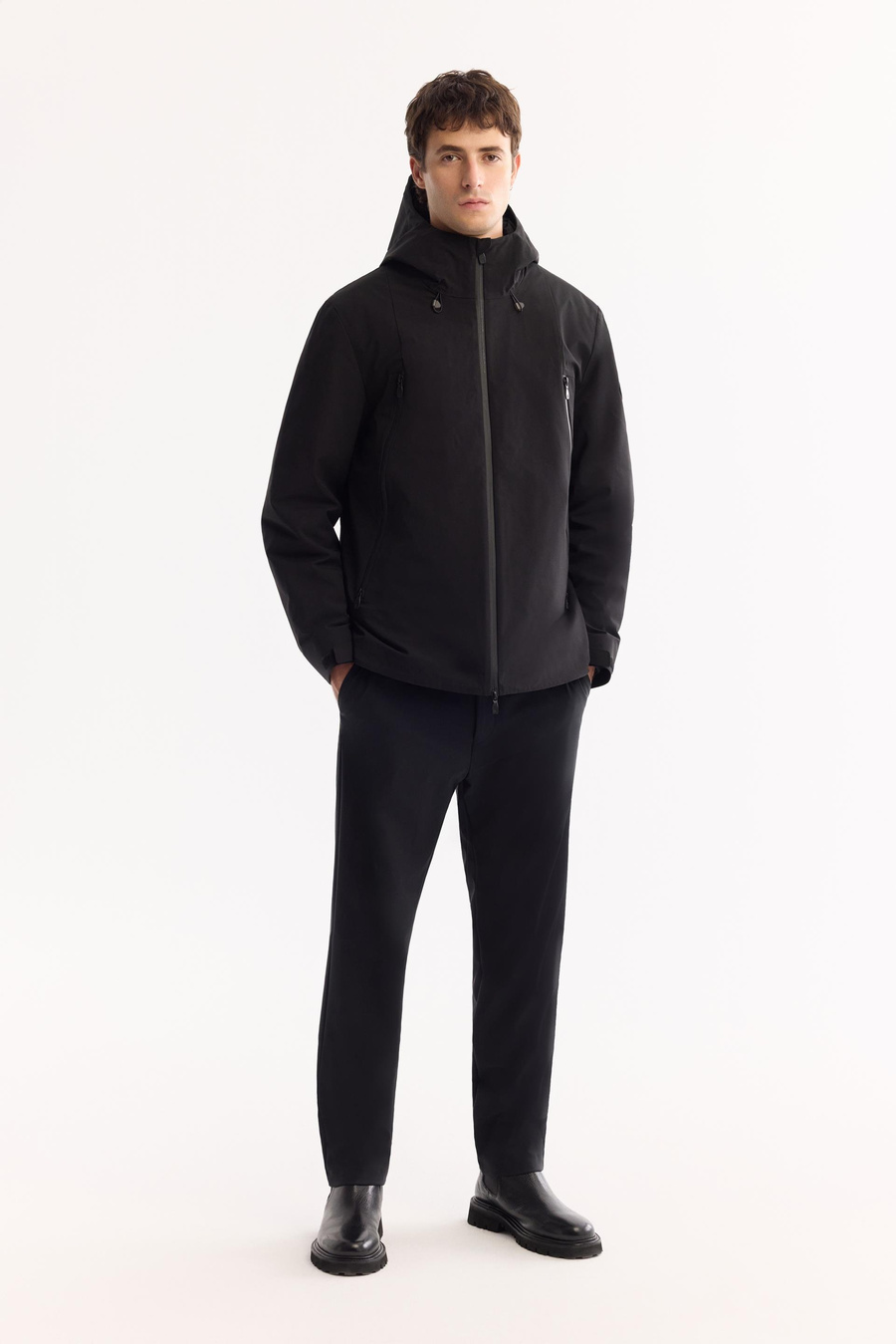 Siyah Fonksiyonel Çift Kullanımlı Ördek Tüyü İnce Mont