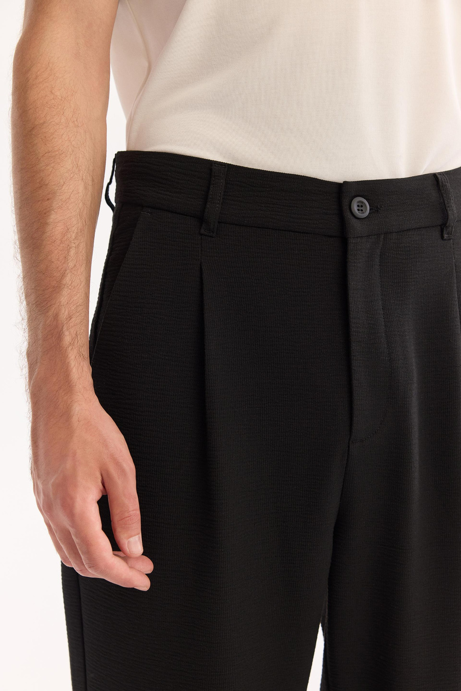 Siyah İnce Fitilli Dokulu  Baggy Fit Pantolon