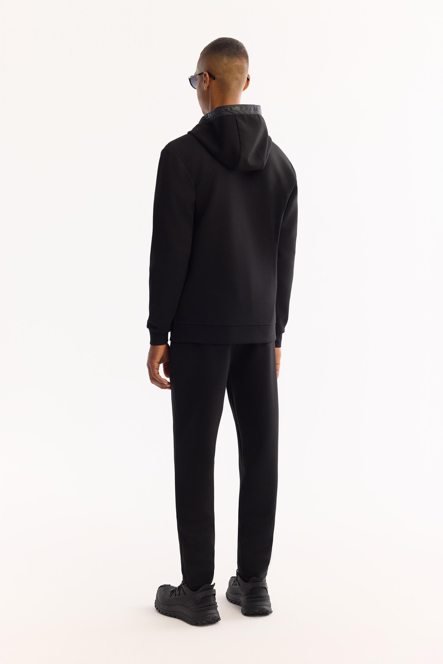 Siyah Kapişüyonlu Yaka Jel Baskı  Göğüs  Enjeksiyon Baskılı Fermuarlı İnterlok Sweatshirt Hırka