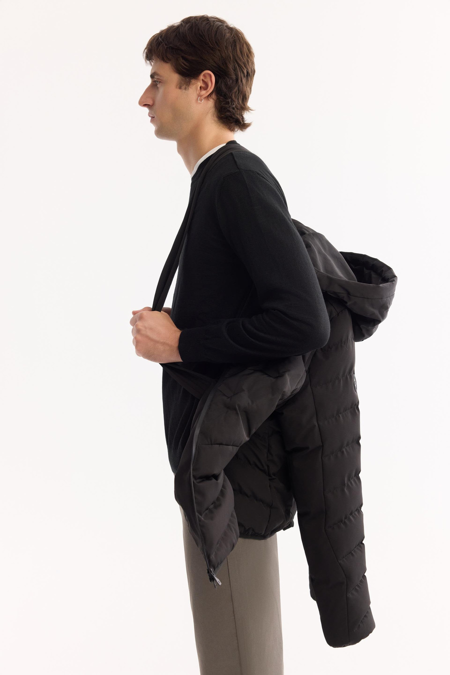 Siyah Kapüşonlu Kapitone Detaylı Yapıştırma Mont