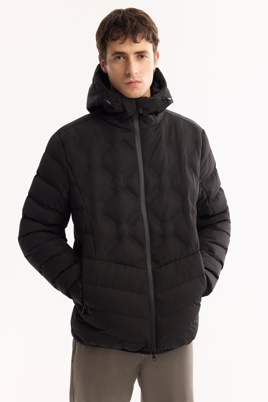 Siyah Kapüşonlu Kapitone Detaylı Yapıştırma Mont