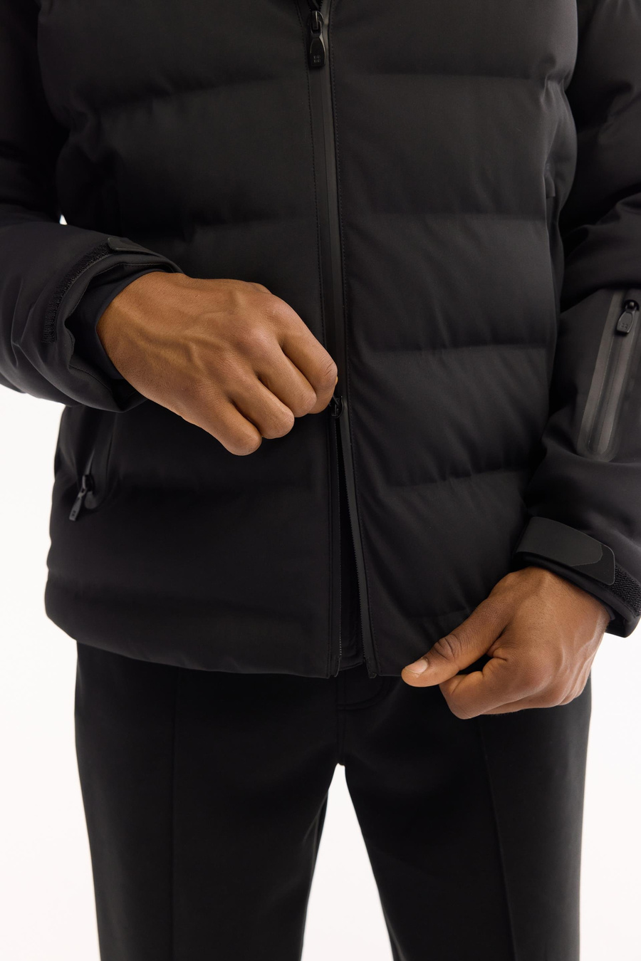 Siyah Kapüşonlu Kaz Tüyü Karışımlı Yapıştırma Mont