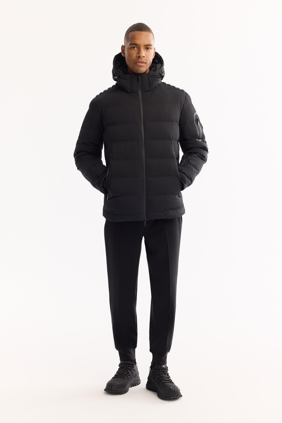 Siyah Kapüşonlu Kaz Tüyü Karışımlı Yapıştırma Mont