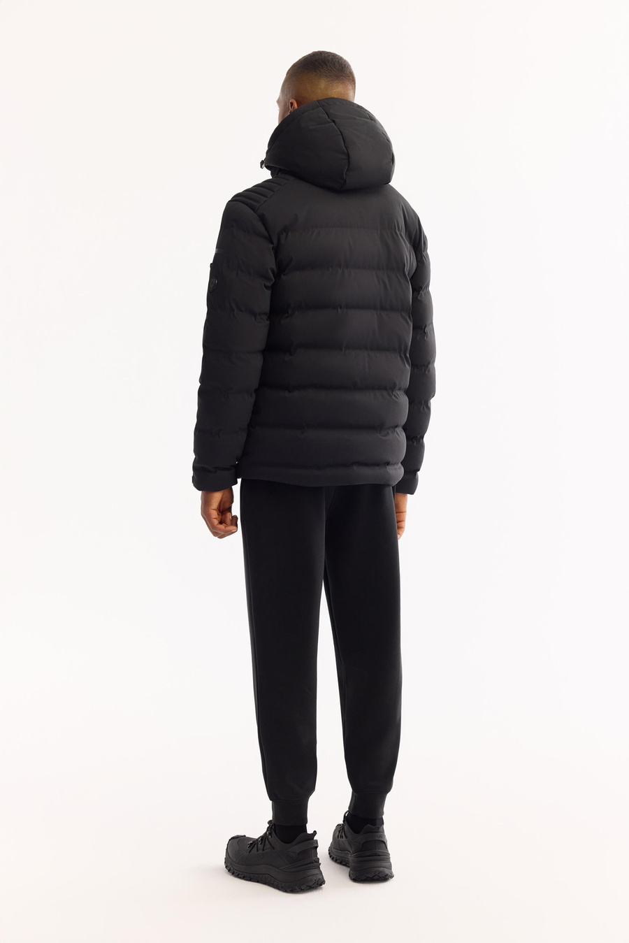 Siyah Kapüşonlu Kaz Tüyü Karışımlı Yapıştırma Mont