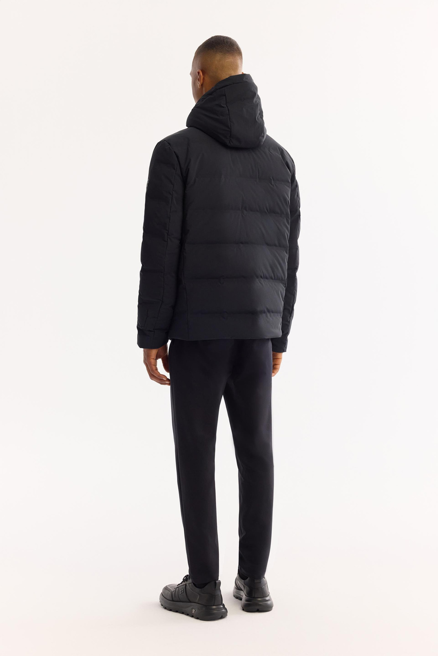 Siyah Kapüşonlu Kaz Tüyü Mont