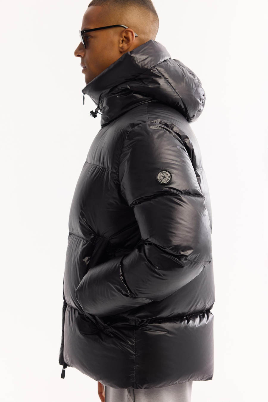 Siyah Kapüşonlu Kaz Tüyü Mont