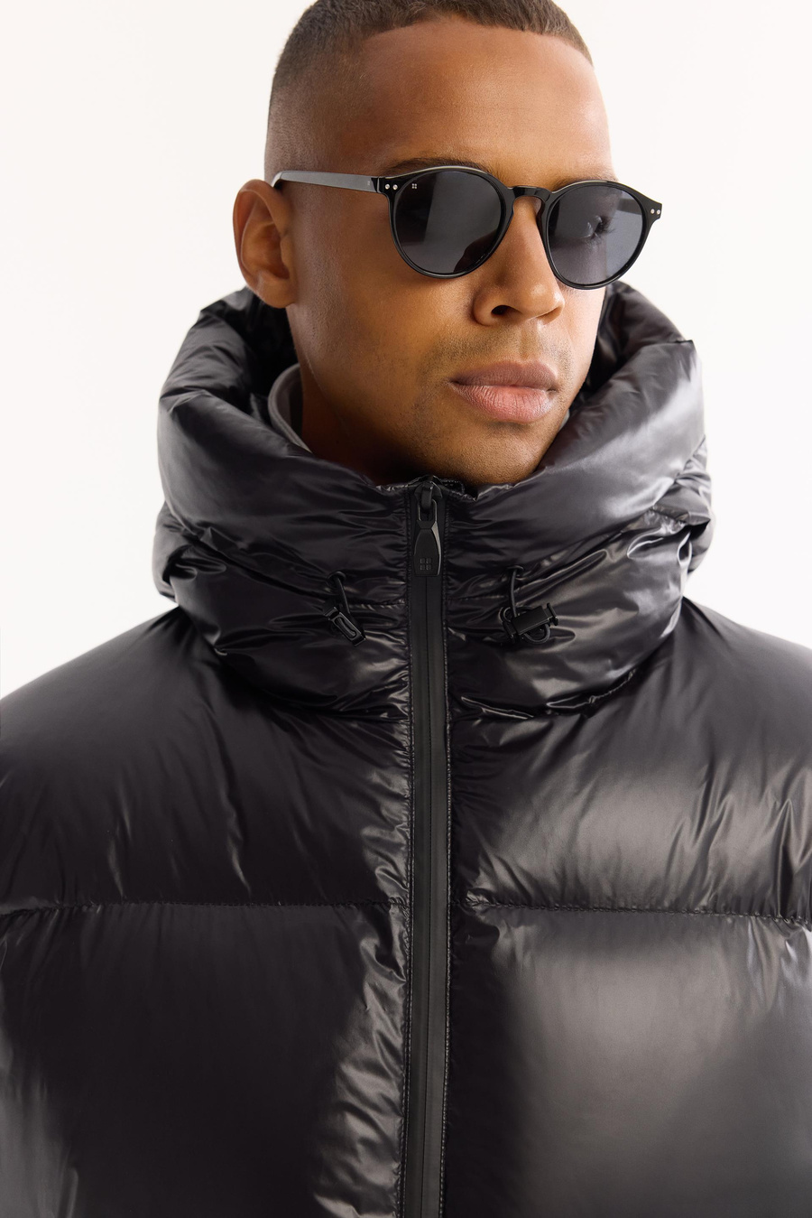 Siyah Kapüşonlu Kaz Tüyü Mont